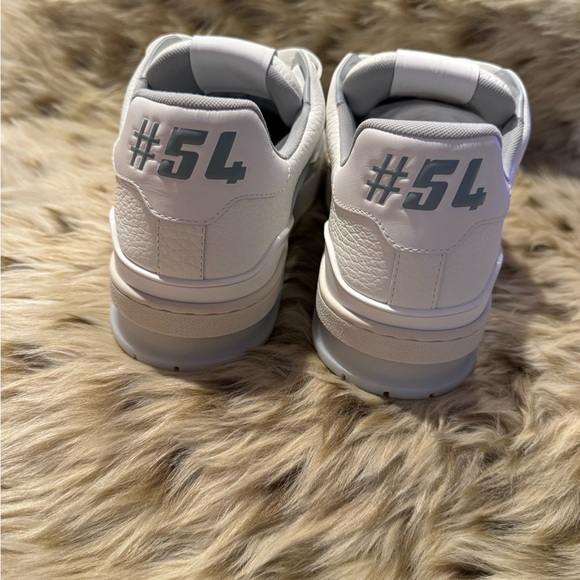 Louis Vuitton LV trainer sneaker #54. Brand New,never worn. Excellent condition - Picture 7 of 12